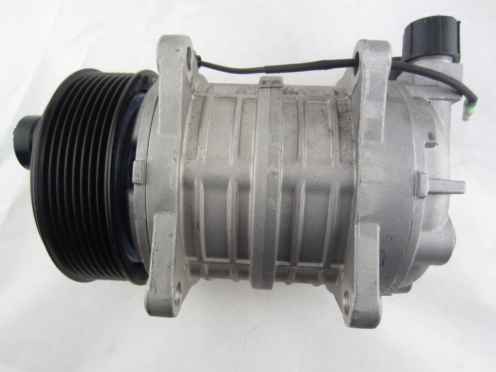 COMPRESOR TM13 12V 8PK OREJA JAPON VALEO