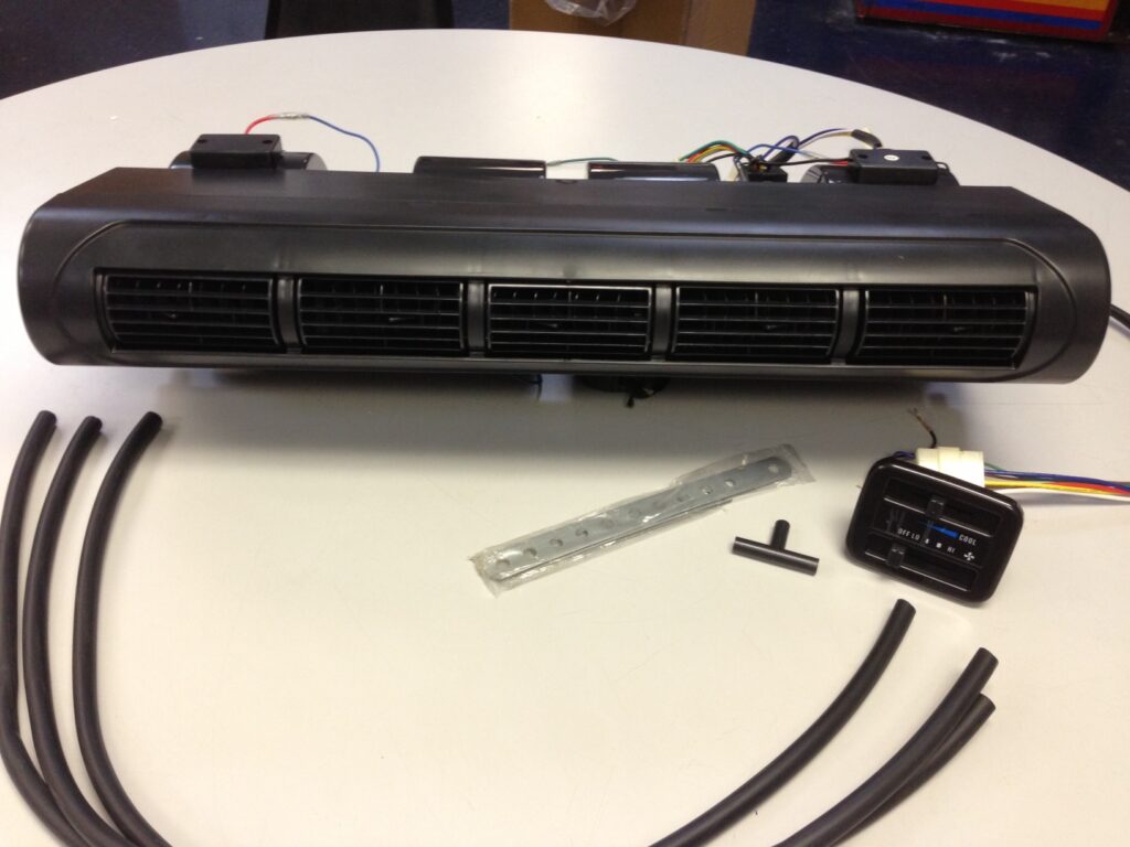EVAPORADOR UNIVERSAL 22 200 BTU 4 REJILLAS 12V 22,220BTU 4 SPEED 2
