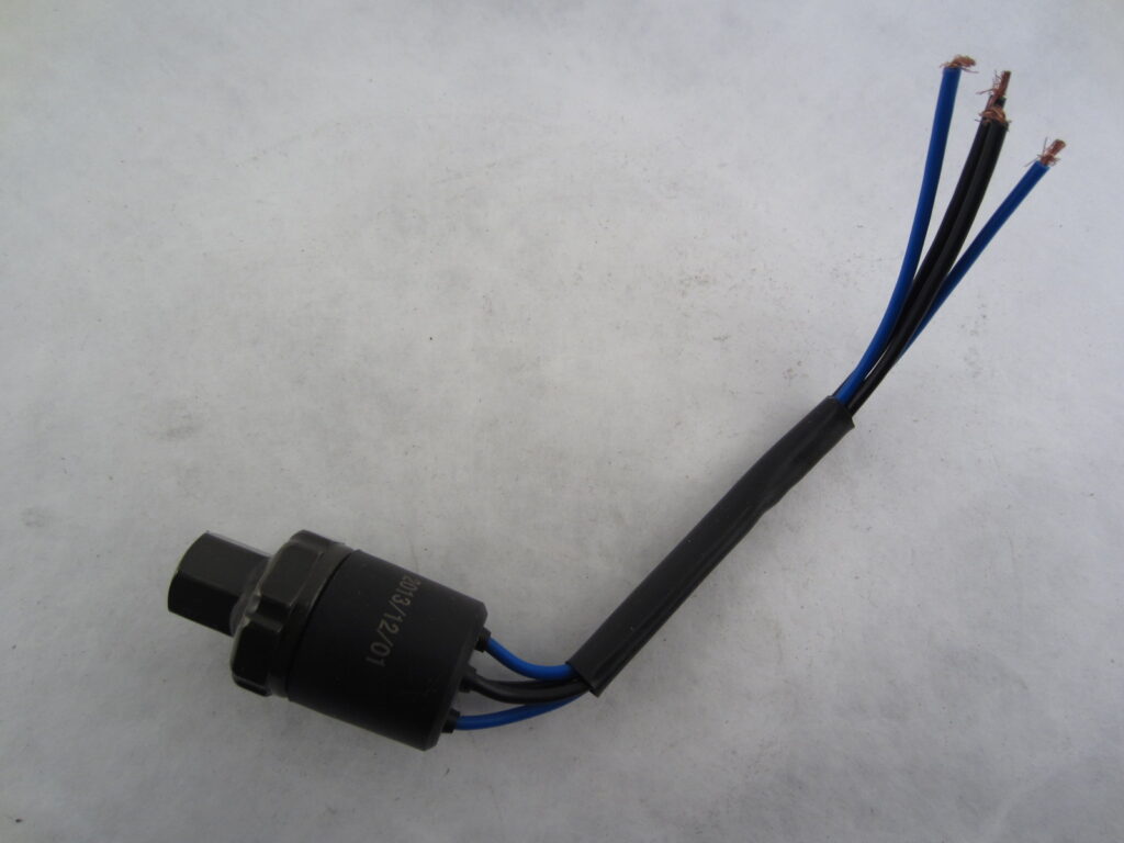 PRESOSTATO UNIVERSAL 4 CABLE 2 VELOCIDAD HEMBRA