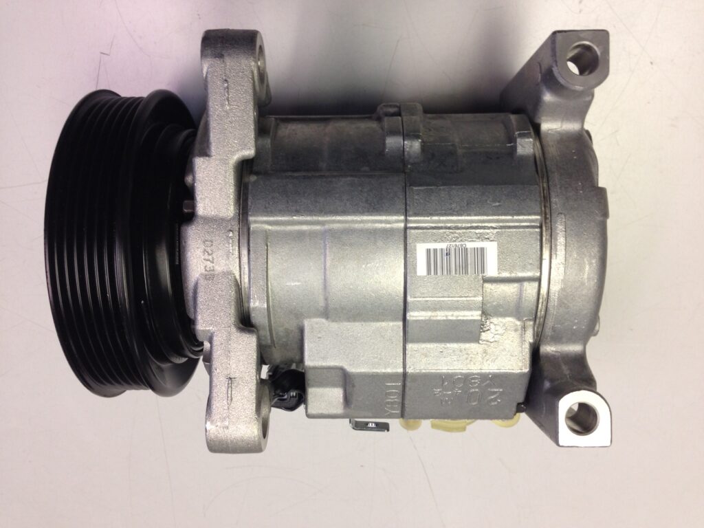COMPRESOR DODGE CARAVAN 05 10S20H 6 PK 12V 2 TORNILLOS PASANTE 2 OREJAS