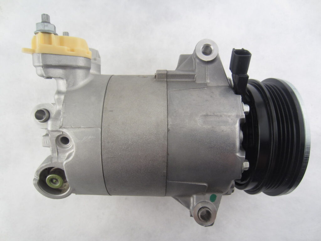 COMPRESOR FORD ESCAPE 13-19 4PK VS16 12V  TRANSIT 07-18; TRANSIT CONNECT 14-18 TORNILLOS VAL MECANICA