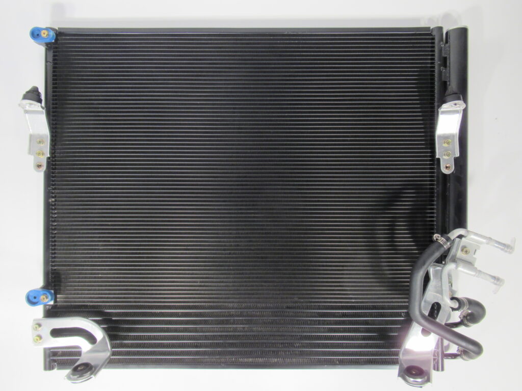 CONDENSADOR  TOYOTA SEQUOIA 10-11 TUNDRA 07-18 CON